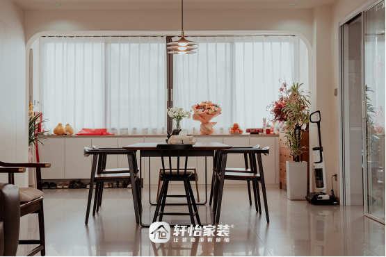 圆形餐桌还是方形餐桌好？轩怡分享7条选桌黄金法则