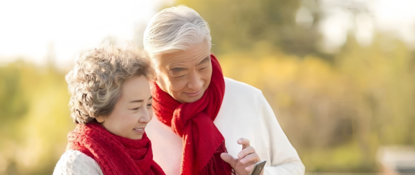 物和星斗老人智能手环（W320S）：守护长者安康的贴心伙伴