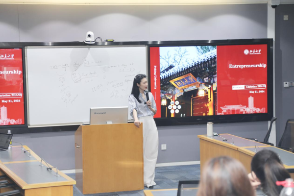 作家张萌作品继清华馆藏后，再获母校典藏传承文脉